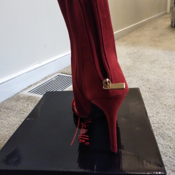 Shoes - Picture 3 of 5